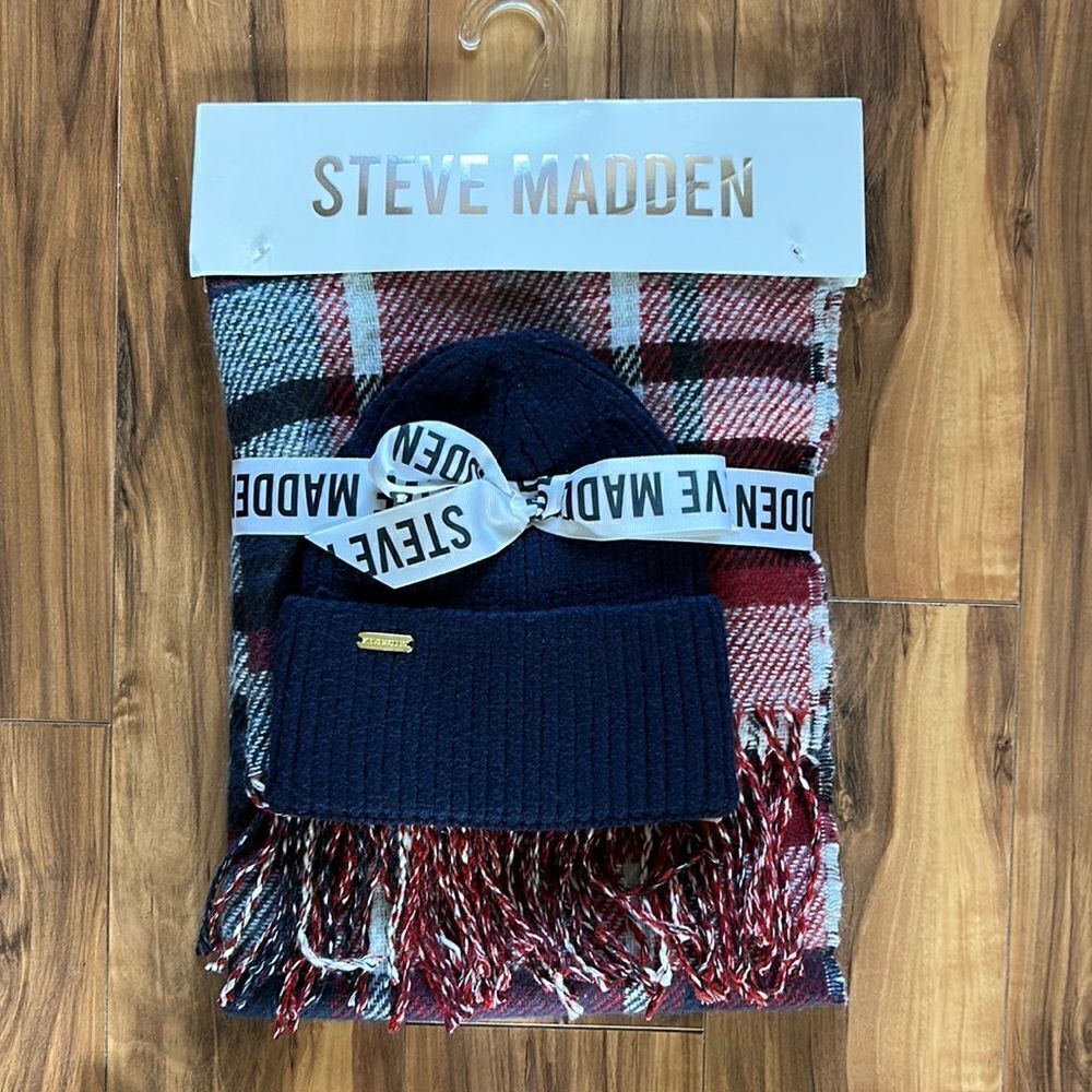 NEW Steve Madden Hat And Scarf Set - Picture 2 of 5